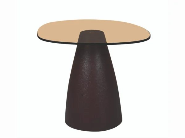 Trendiger beiger Beistelltisch mit Glas. Dieser Tisch wird mit einer organischen, runden Glasplatte und einem beigen, bordeauxfarbenen oder braunen Sockel geliefert.
