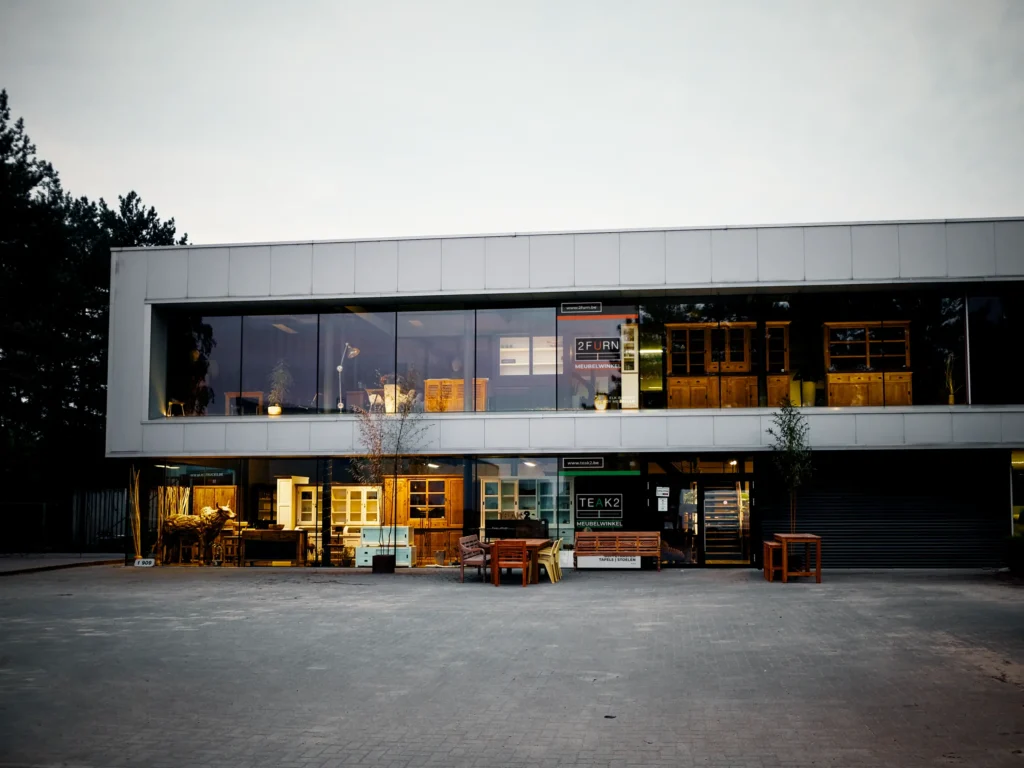 Magasin de meubles élégants & tendance pour tous les budgets. Inspirer par les dernières tendances en matière d'habitat. Boutique en ligne + showroom Belgique, Pelt.