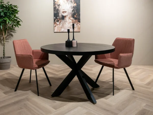 Industriële ronde zwarte eettafel hout met metalen spinpoot. Deze tafel is uitgevoerd met een duurzaam hardhouten blad.