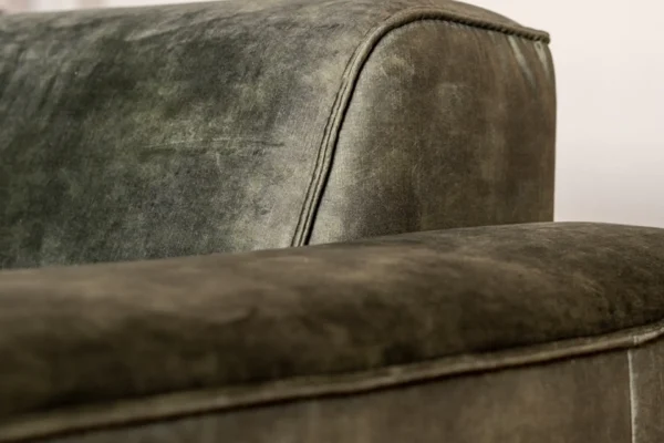 Sustainable, contemporary, and comfortable sofa in velvet with rounded elements and black metal base - TEAK2 furniture store.