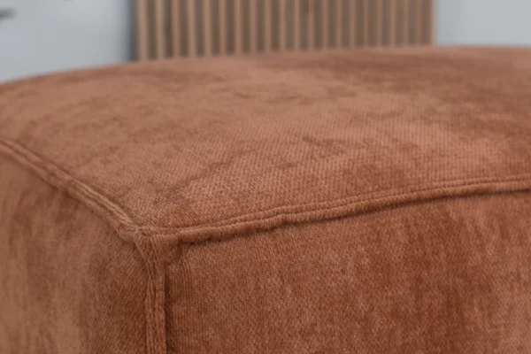 Duurzame, comfortabele en moderne poef in gerecycled polyester met metalen zwart onderstel. Design hocker in gemêleerde stof - TEAK2.