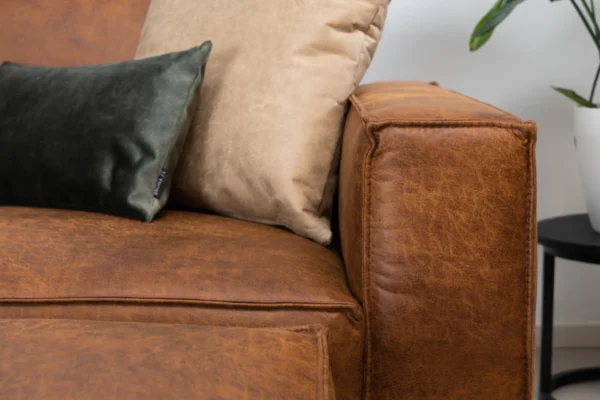 Duurzame, comfortabele en moderne bank in ECO-leder met metalen zwart onderstel. Luxe leren bank 3-zits, lederen sofa - TEAK2.