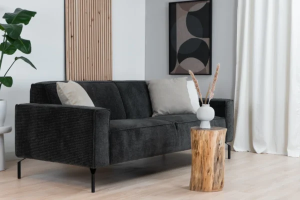 Sustainable, comfortable, and contemporary sofa in ribbed fabric with black metal base. Ribbed fabric sofa in recycled polyester, 3-seater sofa - TEAK2.