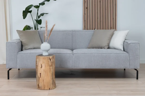 Sustainable, comfortable, and contemporary sofa in ribbed fabric with black metal base. Ribbed fabric sofa in recycled polyester, 3-seater sofa - TEAK2.