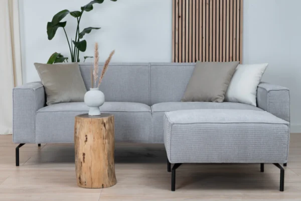 Sustainable, comfortable, and contemporary sofa in ribbed fabric with black metal base. Ribbed fabric sofa in recycled polyester, 3-seater sofa - TEAK2.