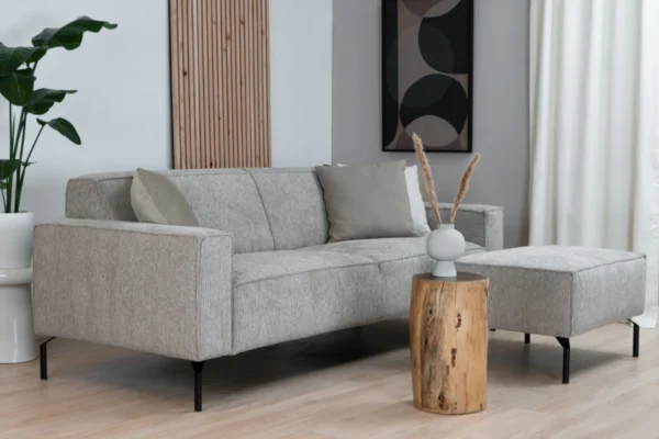 Sustainable, comfortable, and contemporary sofa in ribbed fabric with black metal base. Ribbed fabric sofa in recycled polyester, 3-seater sofa - TEAK2.