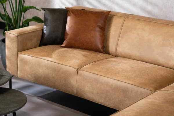 Duurzame, comfortabele en moderne hoekbank in ECO-leder met metalen zwart onderstel. Luxe leren bank 3-zits, lederen sofa - TEAK2.