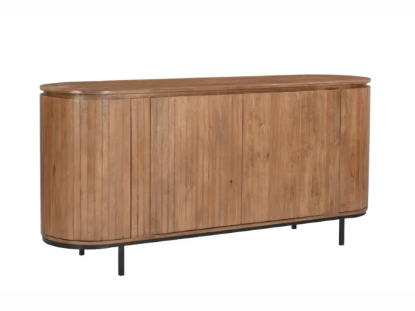 Buffet tendance au look chic, à l'allure élégante. Côtés arrondis et portes battantes, lattes en bois.