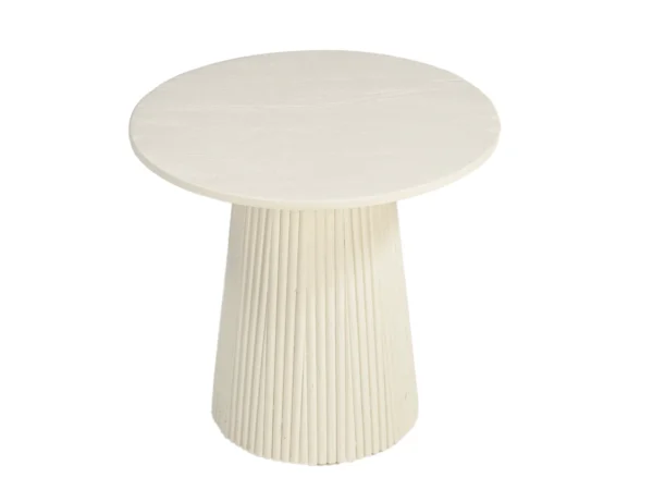 Beige bijzettafel met chique, stijlvolle uitstraling. Deze trendy tafel is uitgevoerd met een rond blad, trendy design en  stijlvolle conische poot