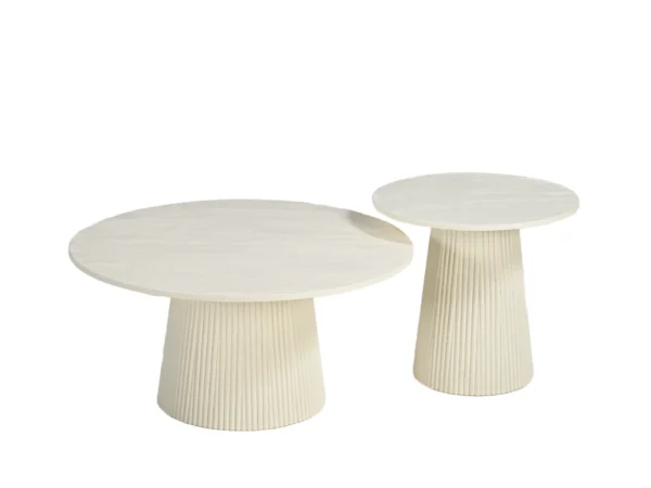 Beige bijzettafel met chique, stijlvolle uitstraling. Deze trendy tafel is uitgevoerd met een rond blad, trendy design en  stijlvolle conische poot